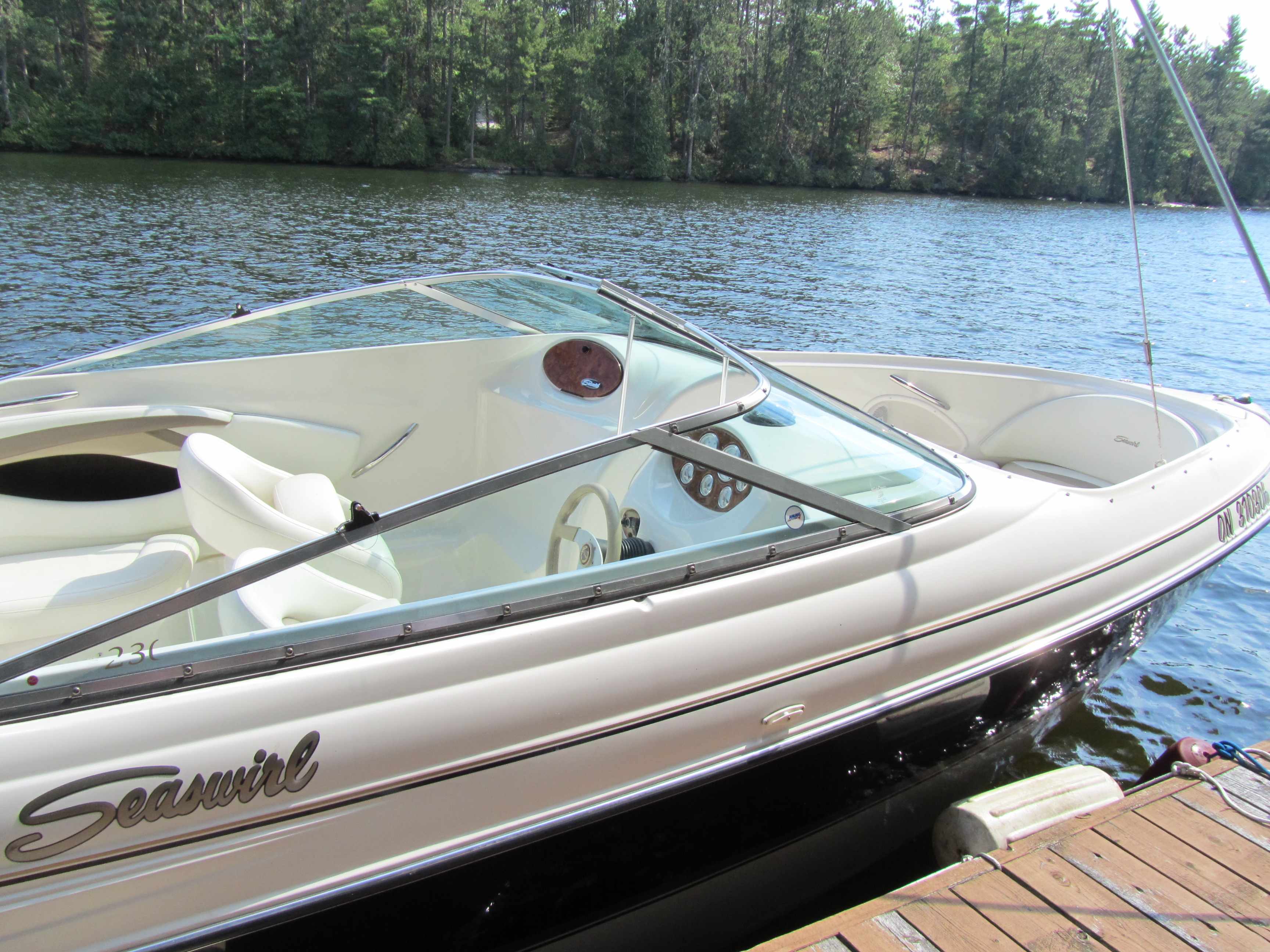 2004 SeaSwirl 23ft Bowrider
